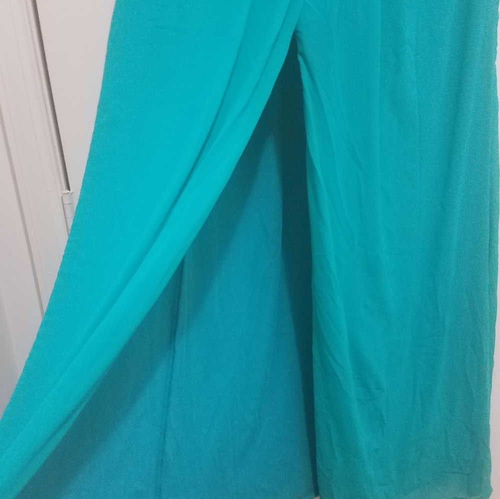 Dress - Picture 3 of 4